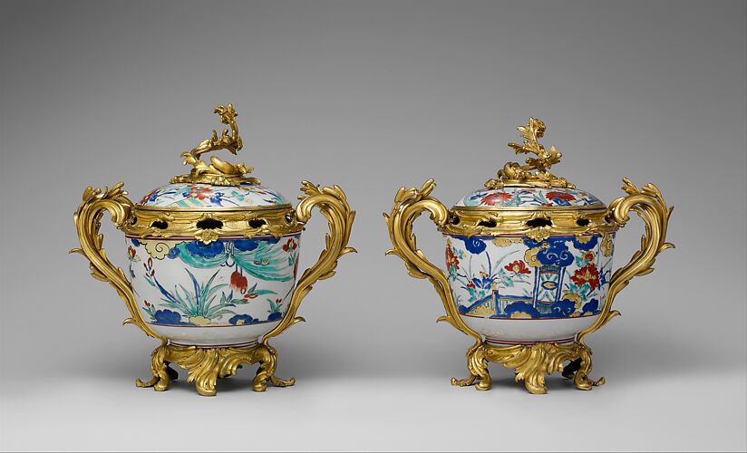 Qing Dynasty Potpourri Pot with Lid