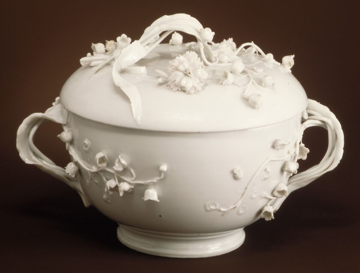 Porringer with cover (Écuelle), Cozzi Manufactory (Italian, 1764–1812), Hard-paste porcelain, Italian, Venice 