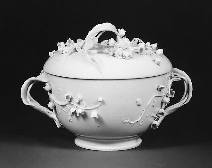 Porringer with cover (Écuelle), Cozzi Manufactory (Italian, 1764–1812), Hard-paste porcelain, Italian, Venice