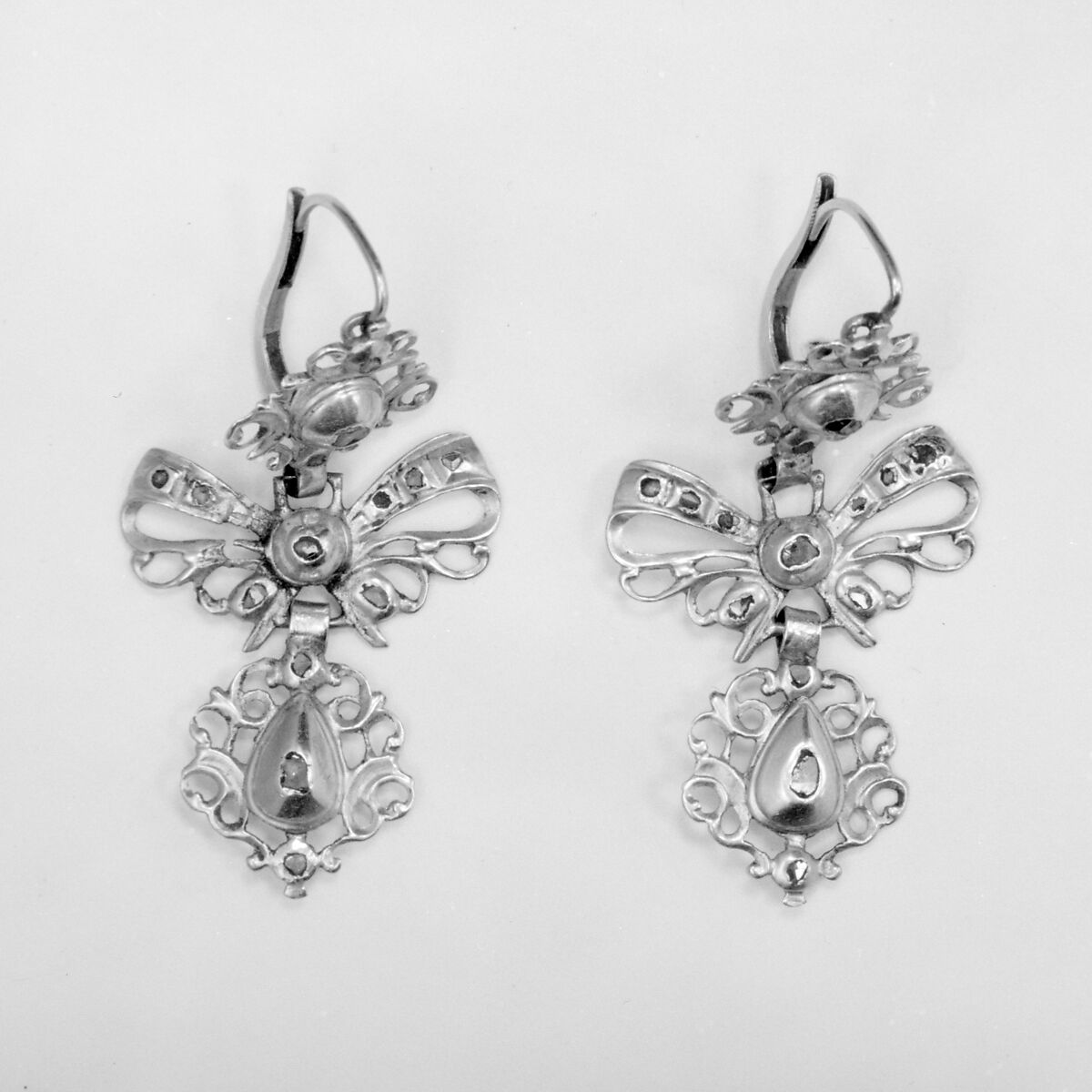 Pair of earrings, Gold, diamonds, probably Spanish 