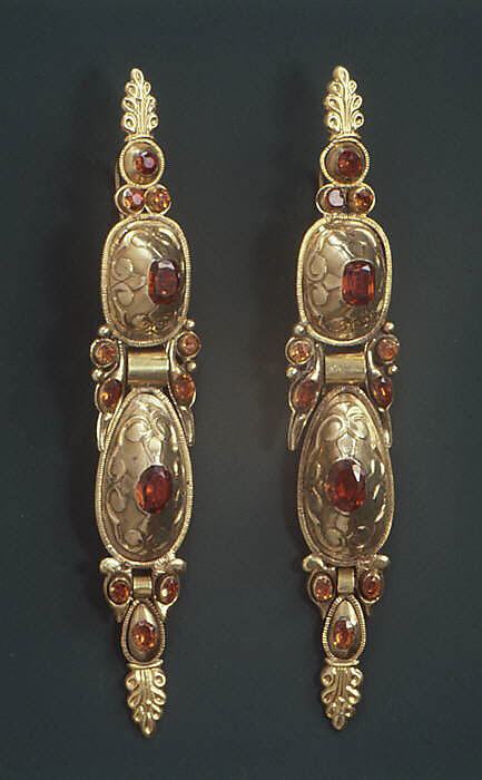 Pair of earrings, Gold,  jacinths (?), Spanish 
