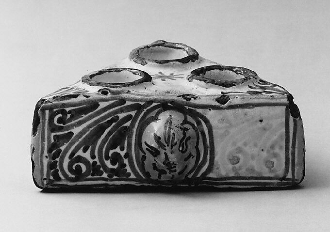 Saltcellar, Maiolica (tin-glazed earthenware), Spanish or Southern Italian