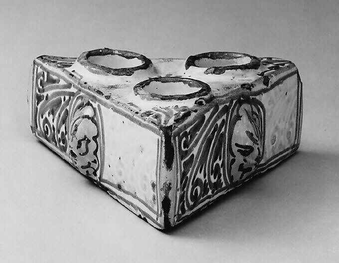 Saltcellar, Maiolica (tin-glazed earthenware), Spanish or Southern Italian