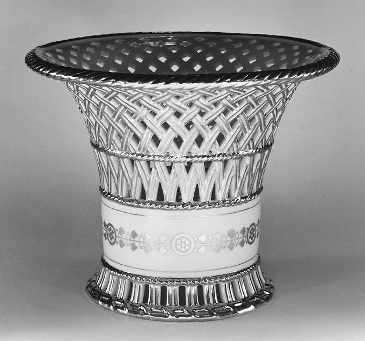 Fruit basket (one of a pair), Sèvres Manufactory (French, 1740–present), Hard-paste porcelain, French, Sèvres 