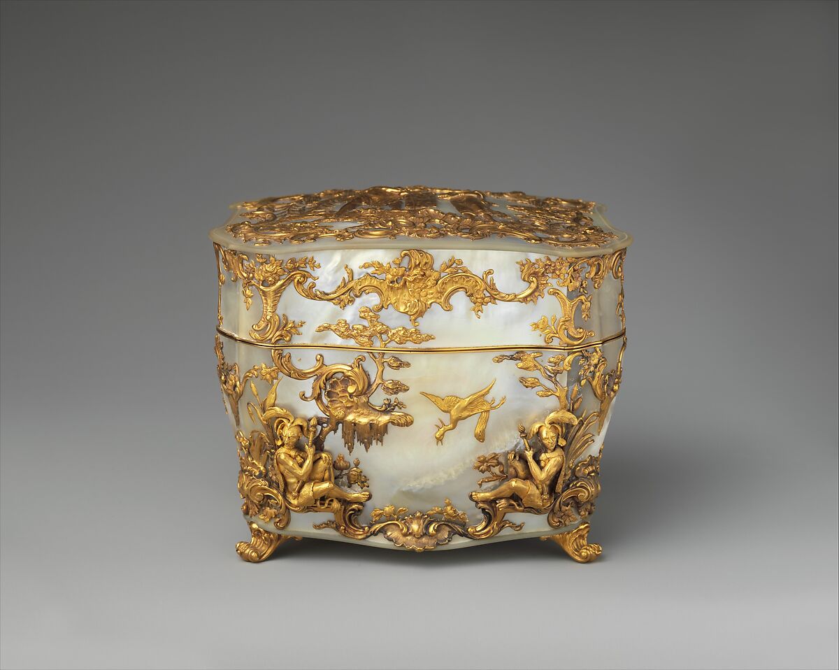 Nécessaire with watch, Casket: gold and mother-of-pearl, lined with dark-red velvet; Watch: brass and partly blued steel, German