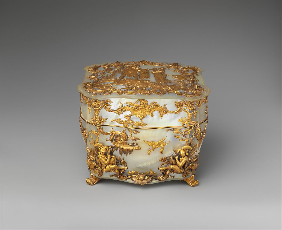 Nécessaire with watch, Casket: gold and mother-of-pearl, lined with dark-red velvet; Watch: brass and partly blued steel, German