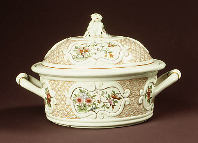 Pair of covered tureens, Vienna, Hard-paste porcelain, Austrian, Vienna