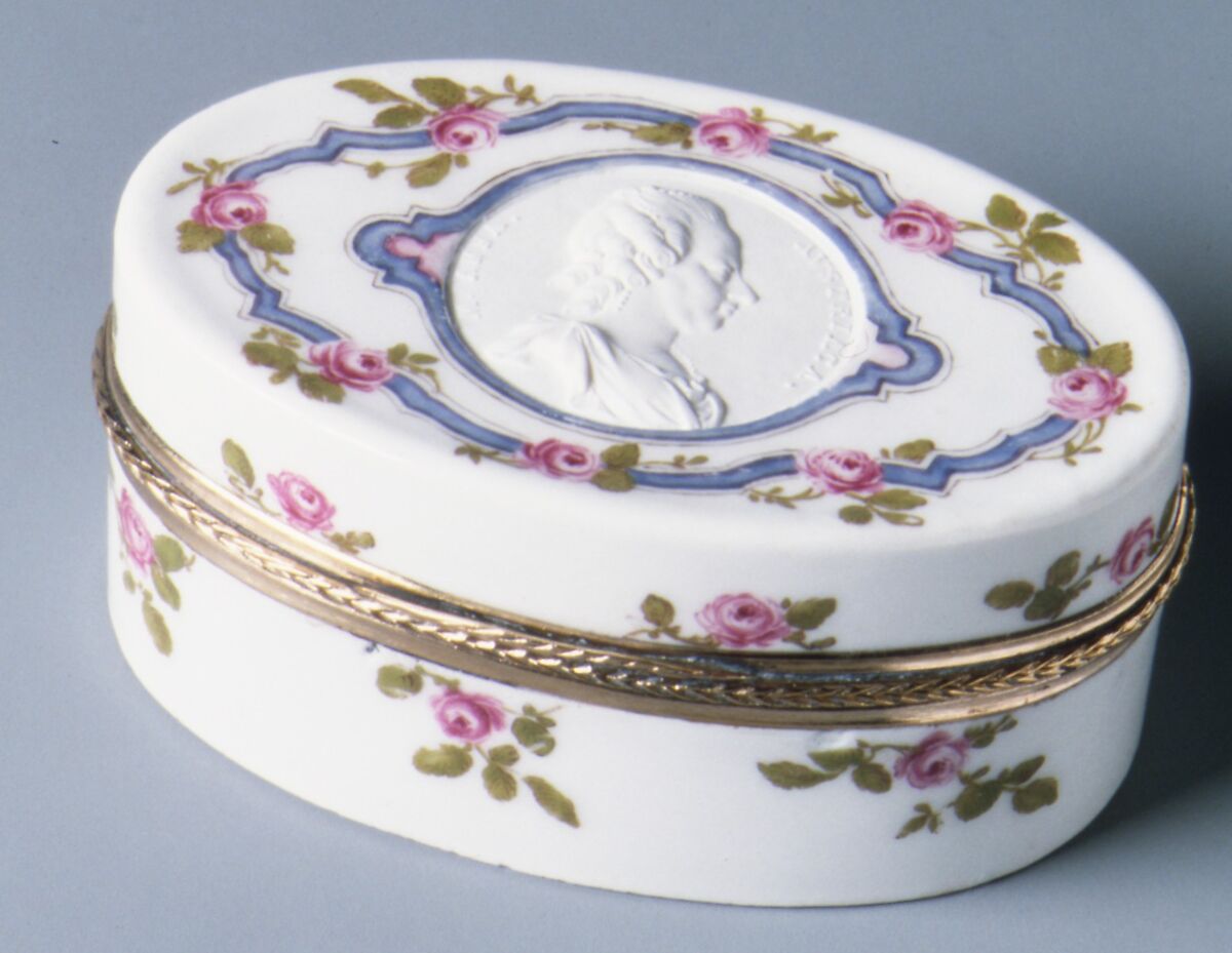 Snuffbox with portrait of Archduchess Maria Anna of Austria (1738–89), Fürstenberg Porcelain Manufactory (German, founded 1747), Hard-paste porcelain, gold, German, Fürstenberg 