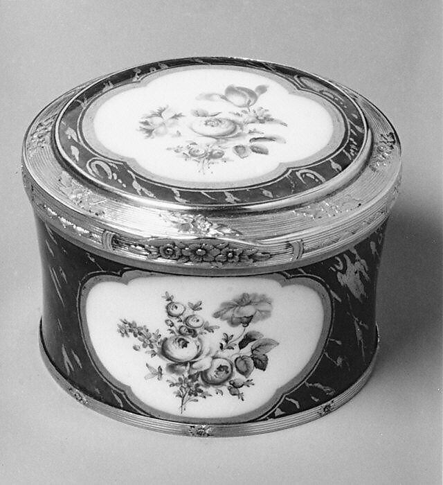 Snuffbox, Imperial Porcelain Manufactory  (Vienna, 1744–1864), Hard-paste porcelain with gold mounts, Austrian, Vienna 