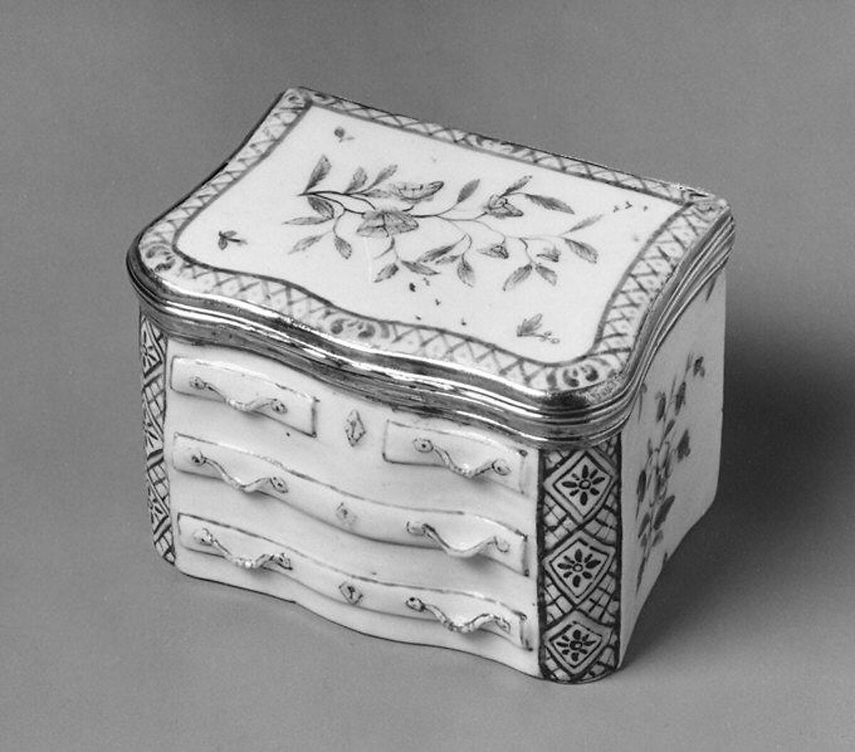 Snuffbox, Mennecy, Soft-paste porcelain, silver, French, Mennecy 