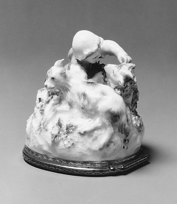 Snuffbox, Chelsea Porcelain Manufactory (British, 1744–1784), Soft-paste porcelain, hardstone, gilt, British, Chelsea