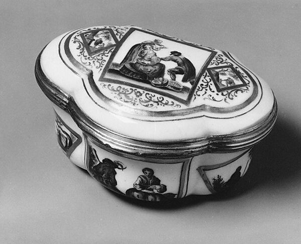 Snuffbox