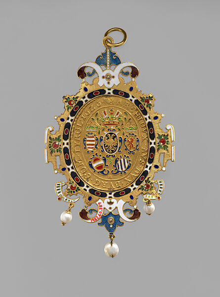 Pendant with Emperor Ferdinand II and Empress Eleanor Gonzaga, Enameled gold set with diamonds and with pendant pearls, European