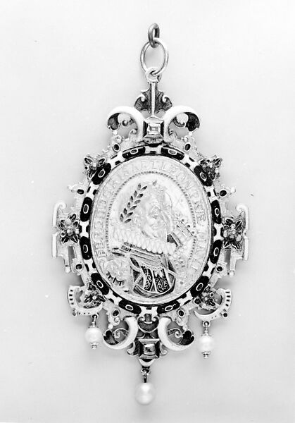 Pendant with Emperor Ferdinand II and Empress Eleanor Gonzaga, Enameled gold set with diamonds and with pendant pearls, European 