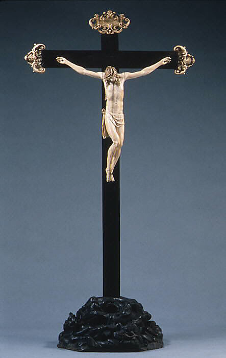 Crucifix, Corpus: ivory; cross: ebony and ivory, probably Italian 