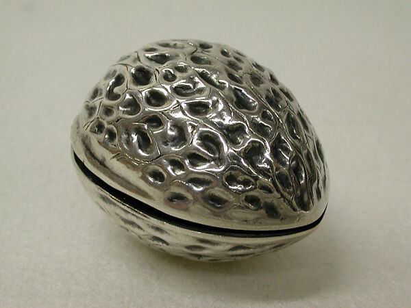 Nutmeg or almond holder, Silver, German 