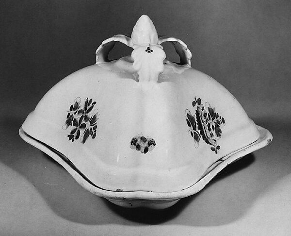 Three-sided serving dish with cover, Holitsch (Hungarian, established 1743), Tin-glazed earthenware, Hungarian, Holitsch 