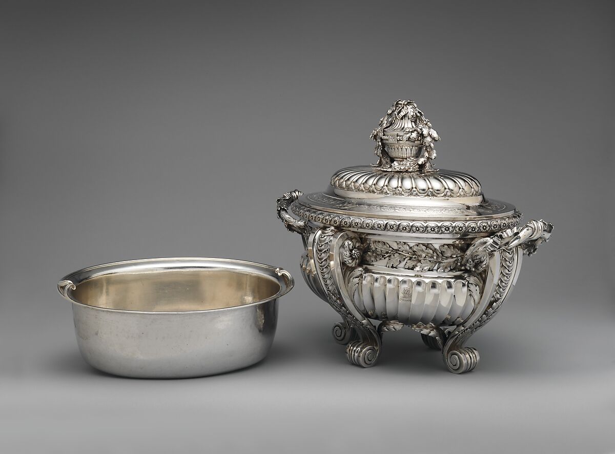 Tureen with cover and liner, Jacques-Nicolas Roettiers (1736–1788, master 1765, retired 1777), Silver, French, Paris
