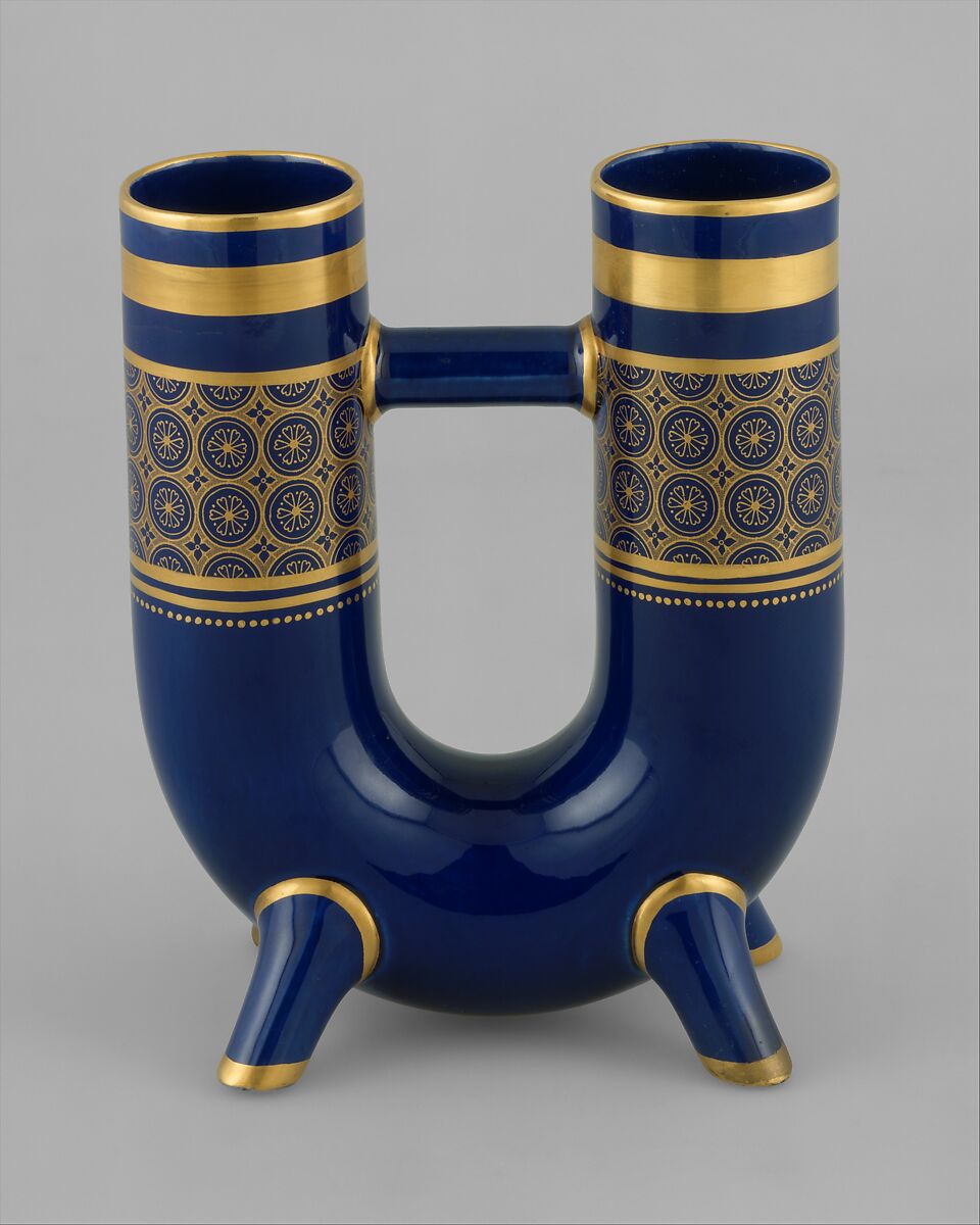 U-shaped vase, Minton(s) (British, Stoke-on-Trent, 1793–present), Hard-paste porcelain, British, Stoke-on-Trent, Staffordshire 