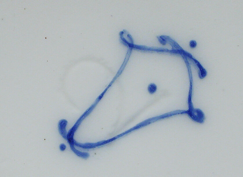 Wine cooler (seau à demi-bouteille) (one of a pair), Vincennes Manufactory (French, ca. 1740–1756), Soft-paste porcelain, French, Vincennes