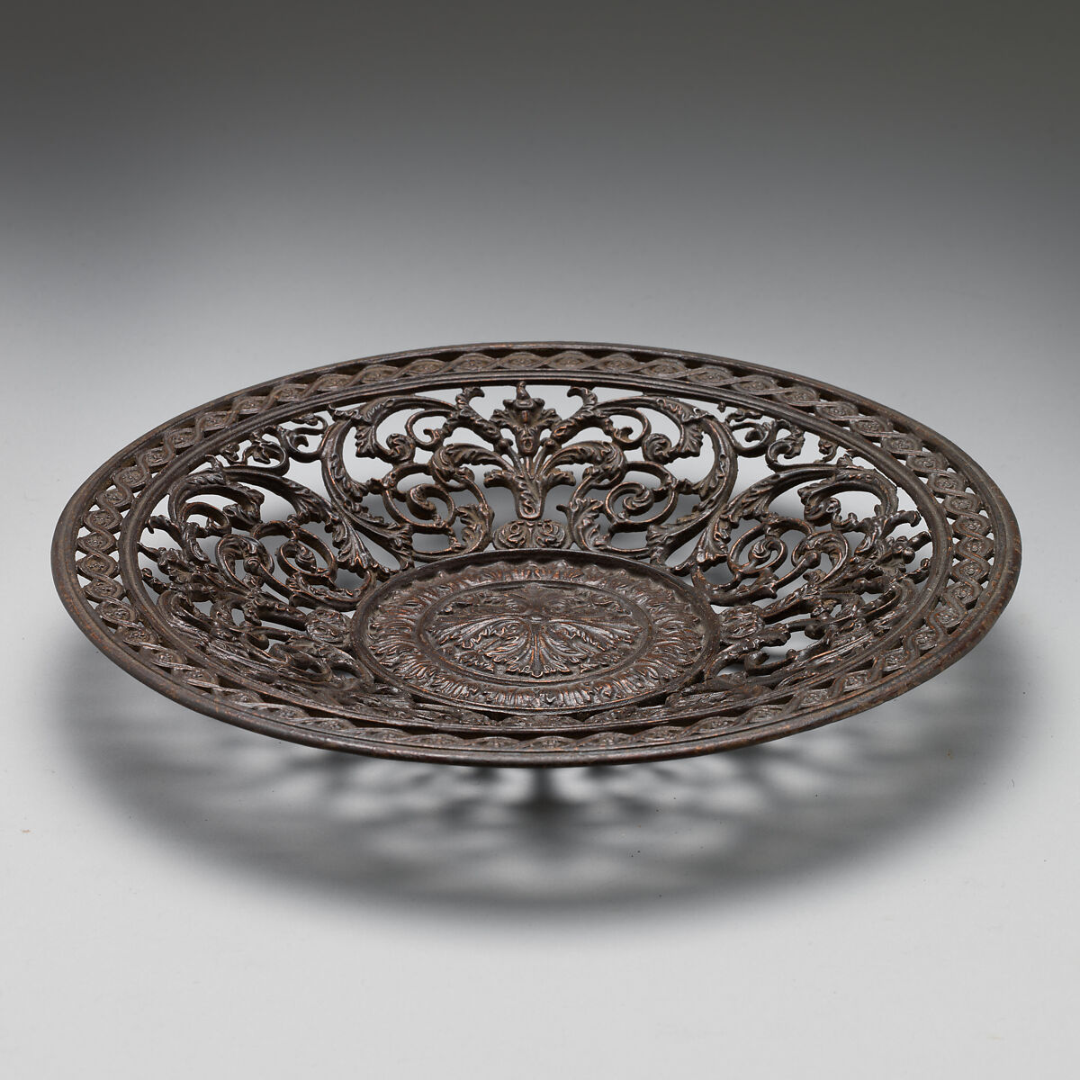 Fruit dish, Probably by Coalbrookdale Company (British, established Shropshire, 1709), Iron, cast and patinated, British, Coalbrookdale