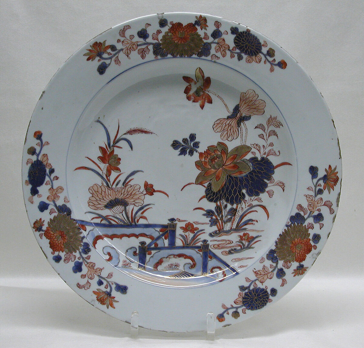 Dish, Hard-paste porcelain, Chinese, for European market 