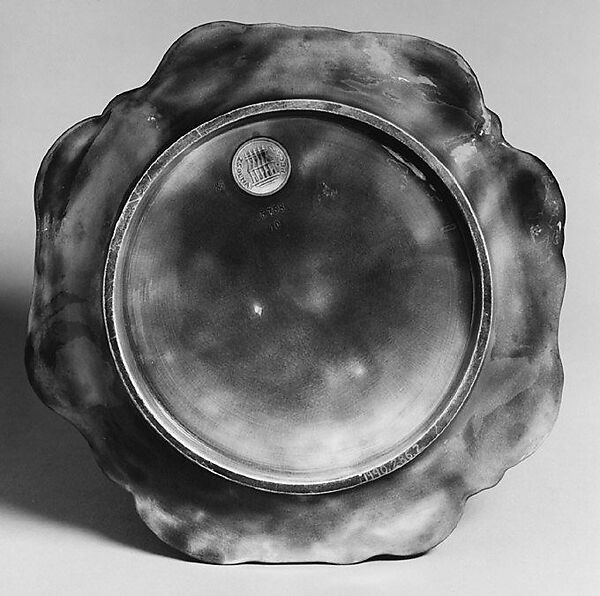 Dish, Zsolnay (Hungarian, Pecs 1853–present), Earthenware, Hungarian, Pécs