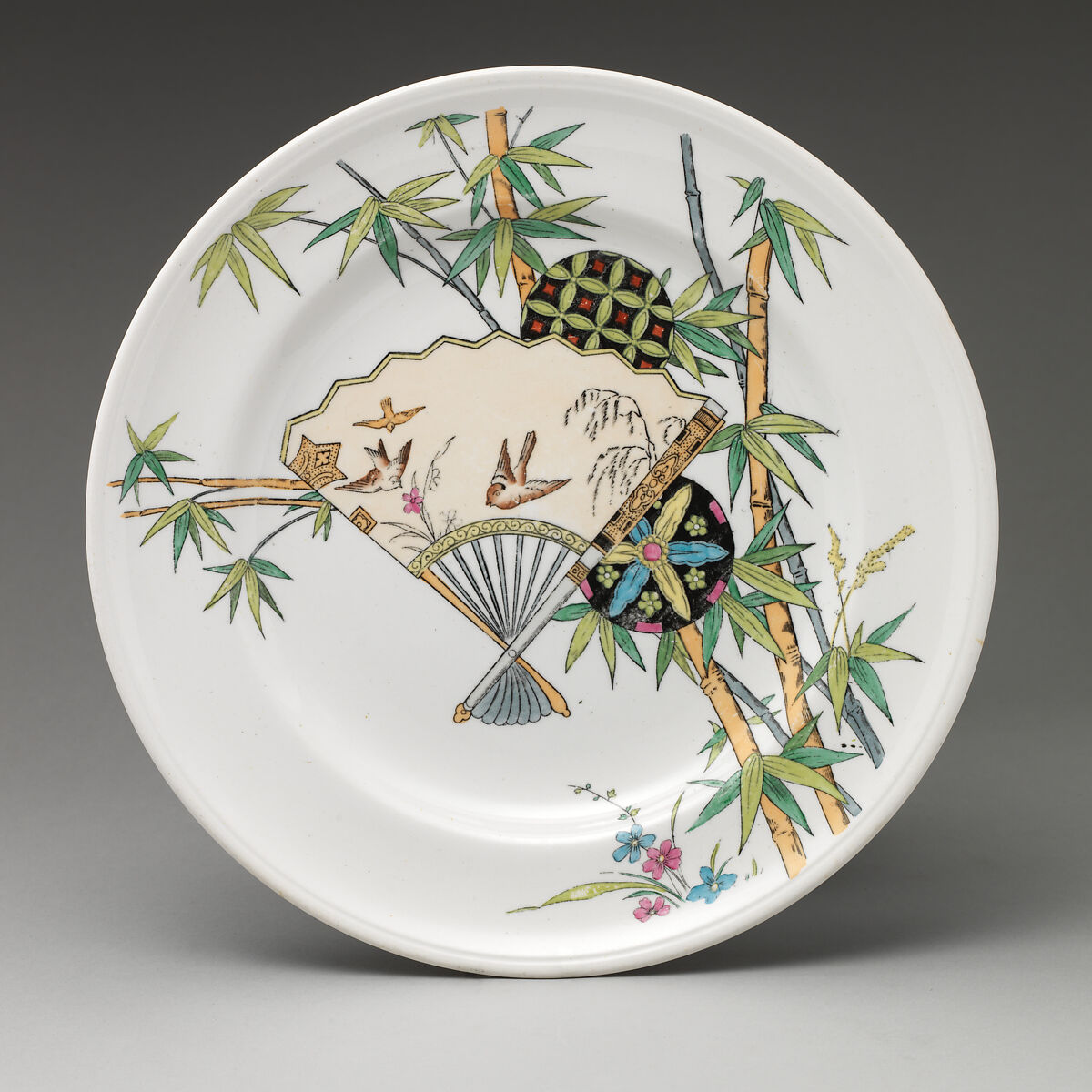 Plate with "Bamboo and Fan" pattern, Minton(s) (British, Stoke-on-Trent, 1793–present), Earthenware, British, Stoke-on-Trent, Staffordshire 