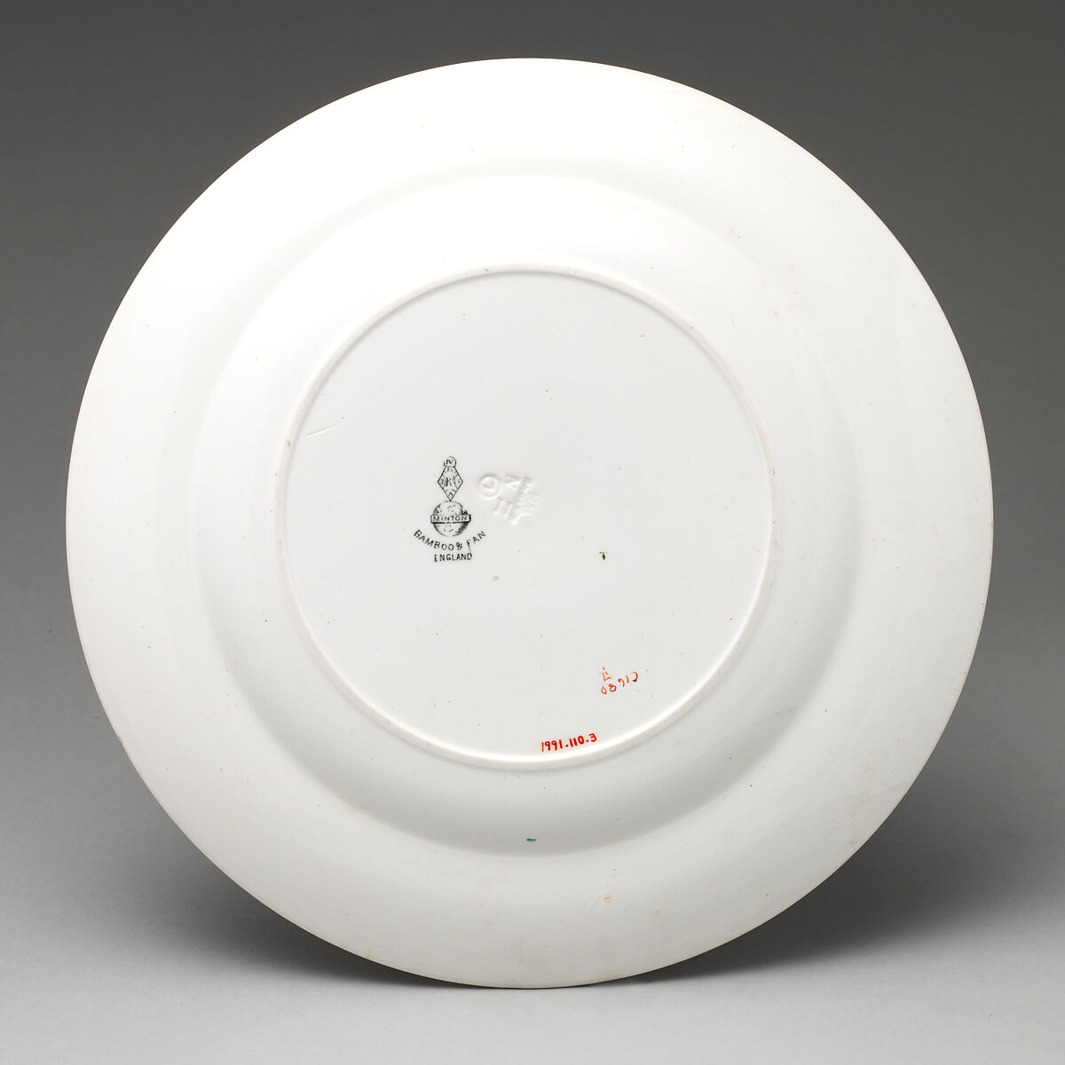Plate with "Bamboo and Fan" pattern, Minton(s) (British, Stoke-on-Trent, 1793–present), Earthenware, British, Stoke-on-Trent, Staffordshire