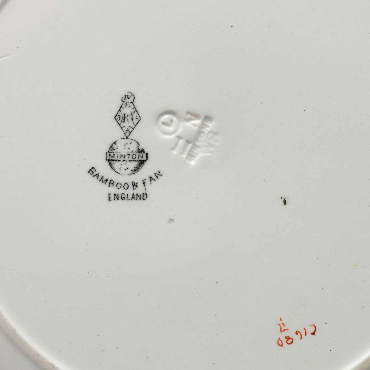 Plate with "Bamboo and Fan" pattern, Minton(s) (British, Stoke-on-Trent, 1793–present), Earthenware, British, Stoke-on-Trent, Staffordshire