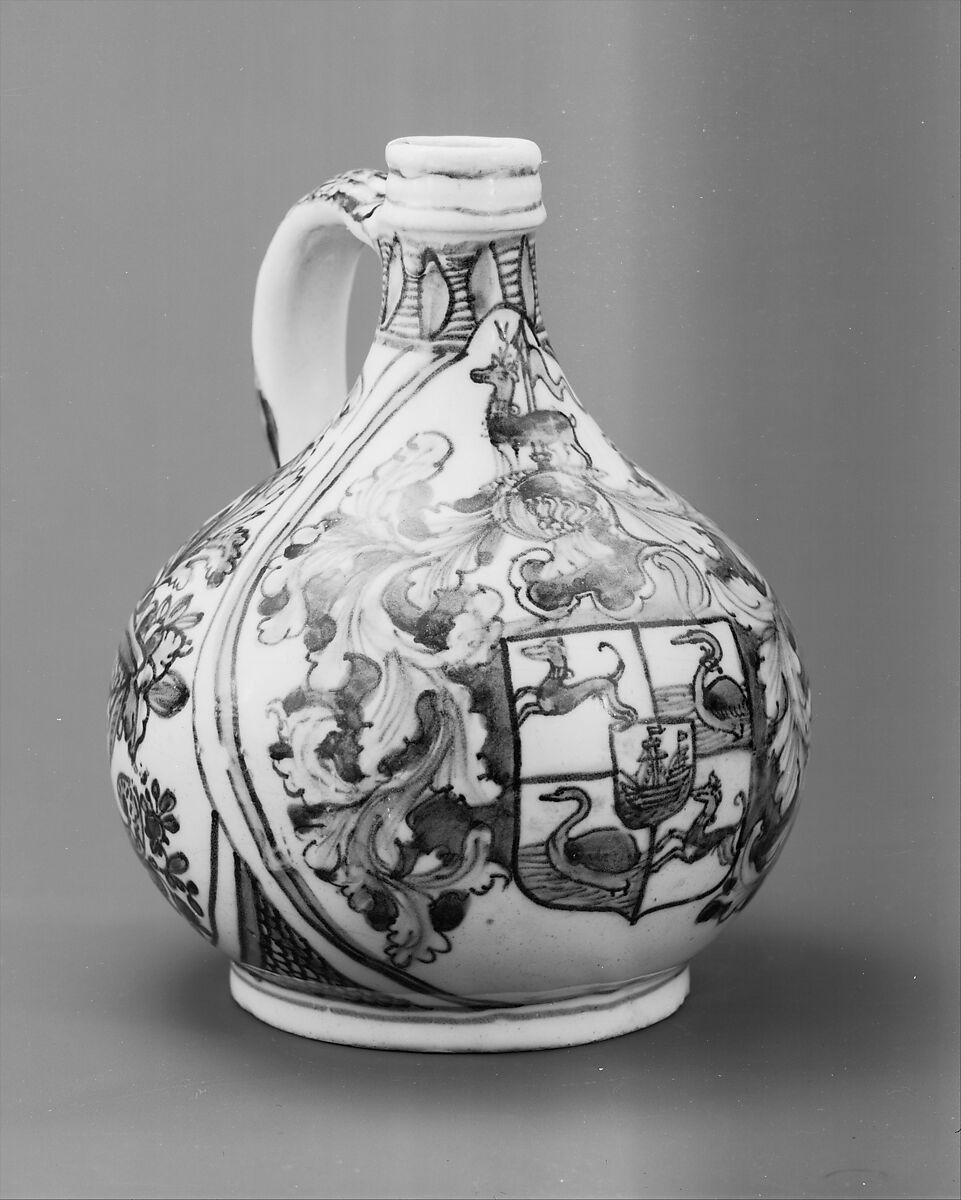 Bottle, Faience (tin-glazed earthenware), Portuguese, Lisbon 