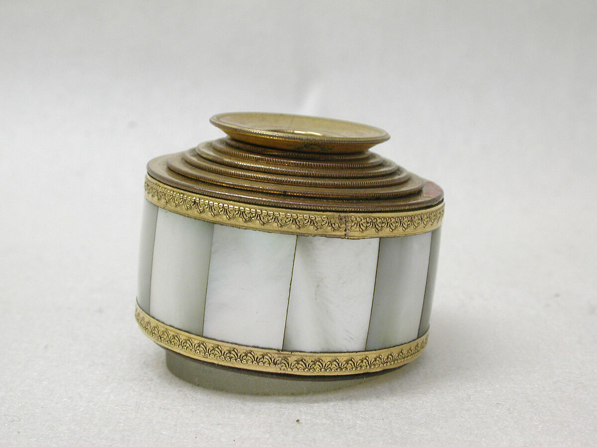 Telescoping opera glass, Mother-of-pearl, yellow metal mounts, Austrian, Vienna