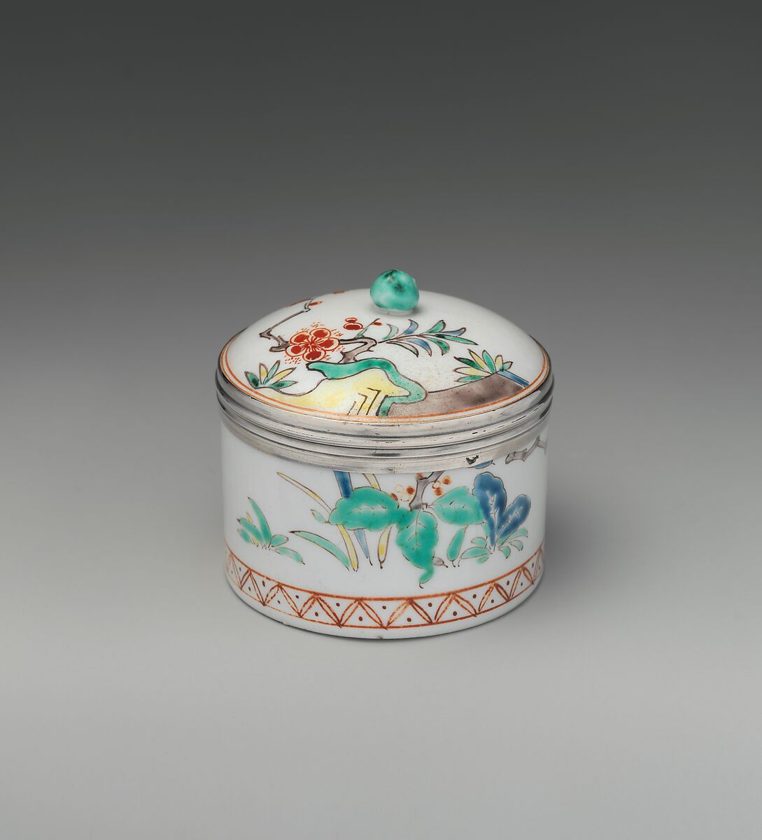 Pomade pot with cover, Tin-glazed soft-paste porcelain, silver, French, Chantilly 