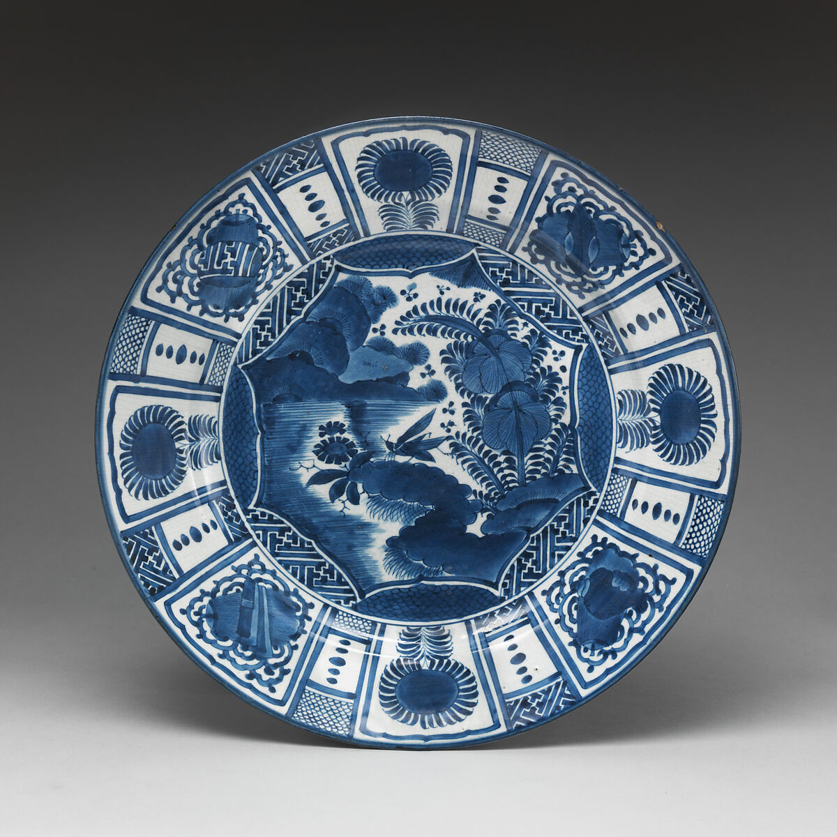 Dish, Hard-paste porcelain, Japanese, for European market 