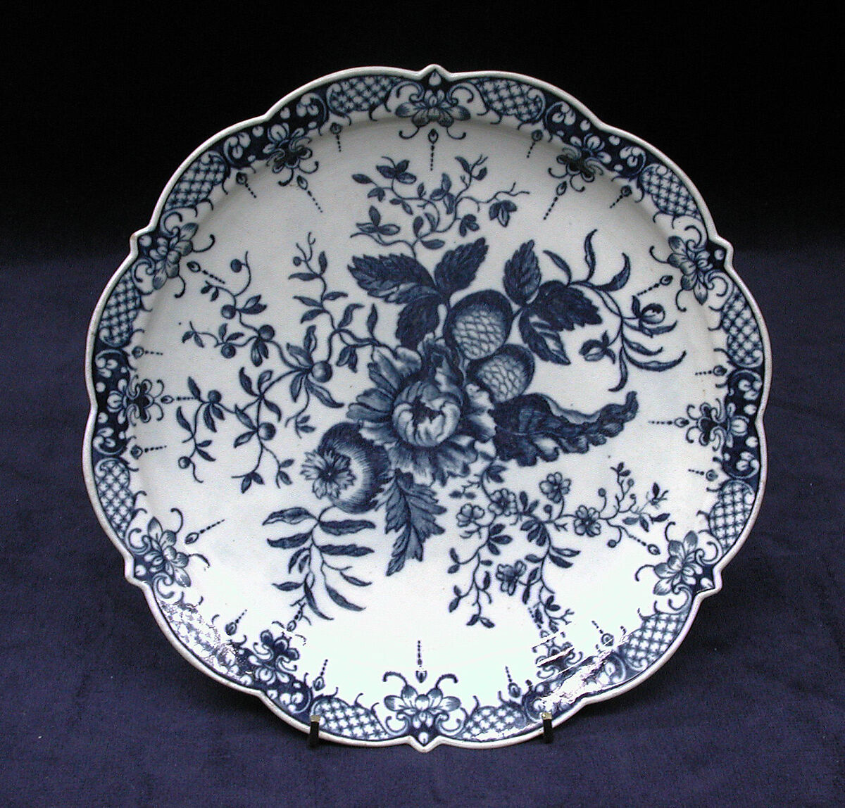 Plate, Worcester factory (British, 1751–2008), Soft-paste porcelain, British, Worcester 