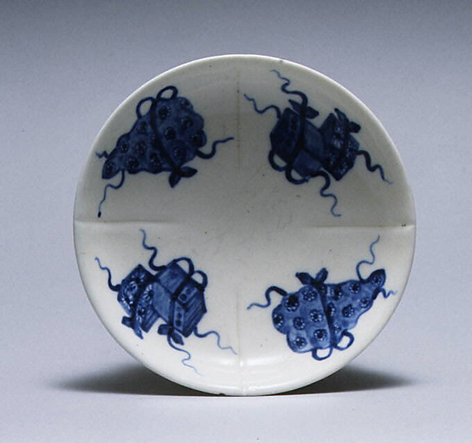 Saucer, Saint-Cloud factory (French, mid-1690s–1766), Soft-paste porcelain, French, Saint-Cloud 