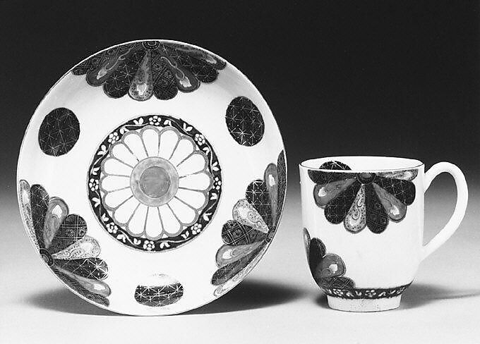 Cup and saucer, Worcester factory (British, 1751–2008), Soft-paste porcelain, British, Worcester 