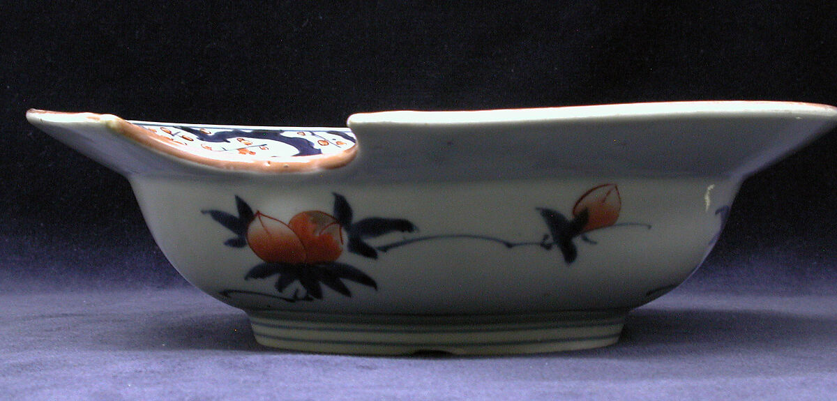 Barber's basin, Hard-paste porcelain, Japanese, for European market 