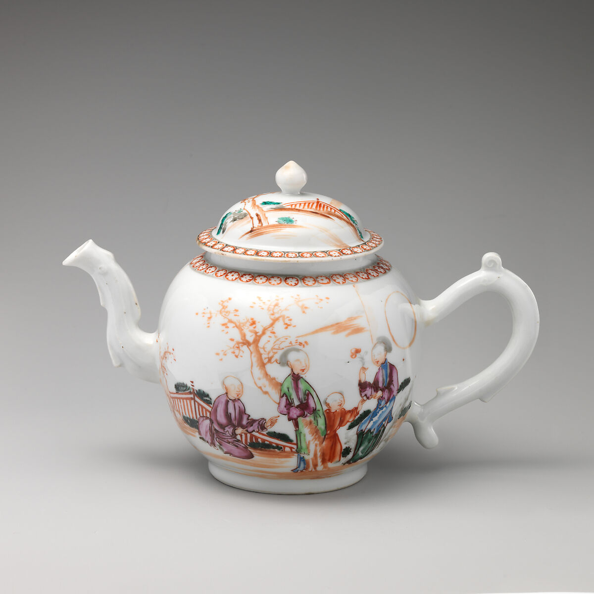 Teapot, Hard-paste porcelain with enamel decoration, Chinese, for European market 