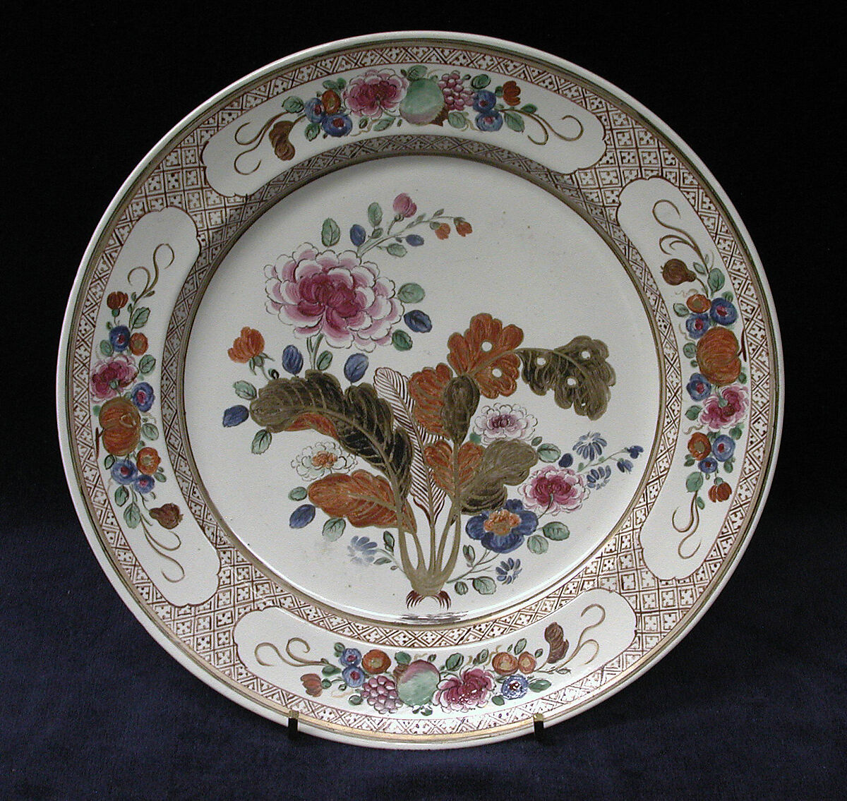Plate, Tin-glazed earthenware, probably Italian, Pesaro 