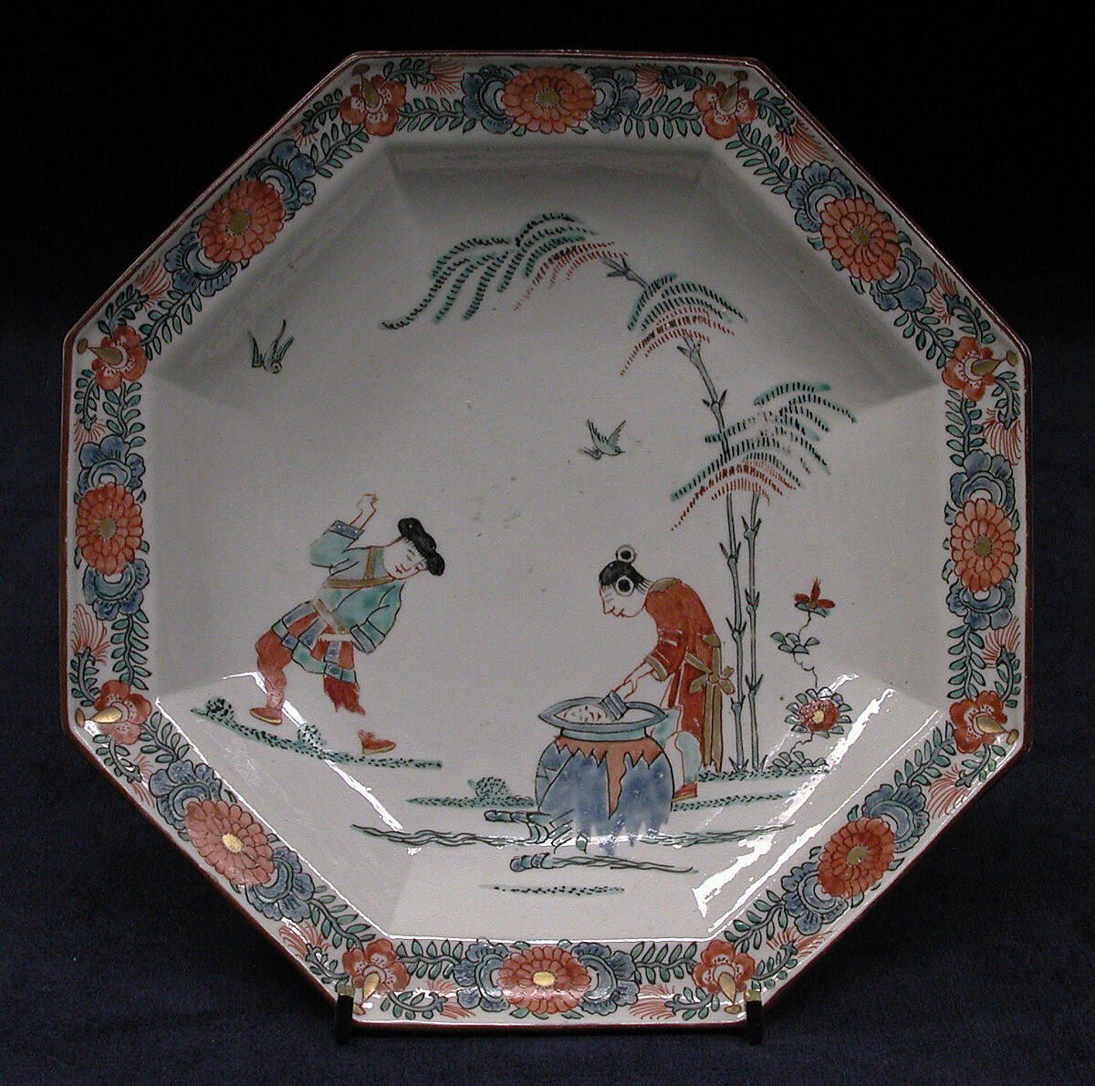 Dish, Hard-paste porcelain, European, with Dutch decoration 