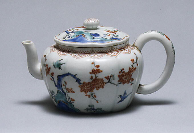 Wine pot and cover, Hard-paste porcelain, Japanese, for European market 