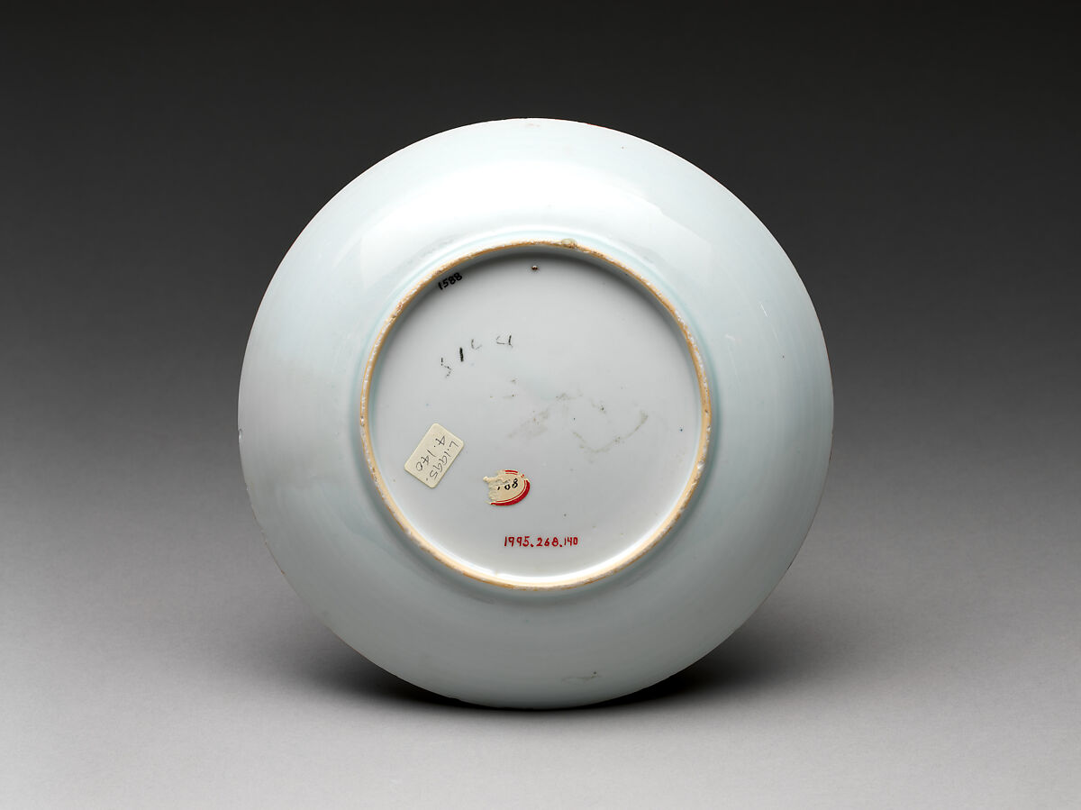 Dish with Japanese court woman and birds, Hard-paste porcelain (Jingdezhen ware), Chinese with Dutch decoration