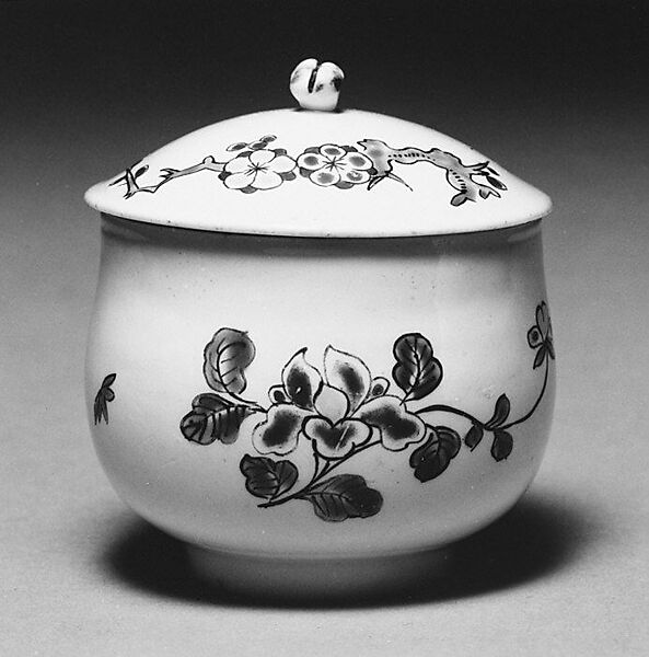 Jar with cover, Chantilly (French), Tin-glazed soft-paste porcelain, French, Chantilly 