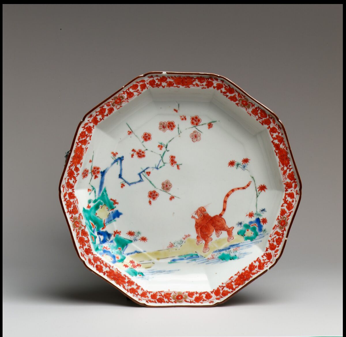 Dish, Hard-paste porcelain, Japanese, for European market 