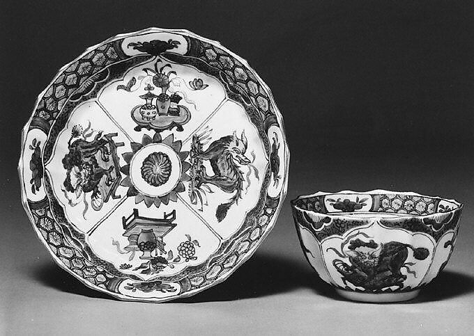 Teabowl and saucer, Worcester factory (British, 1751–2008), Soft-paste porcelain, British, Worcester 
