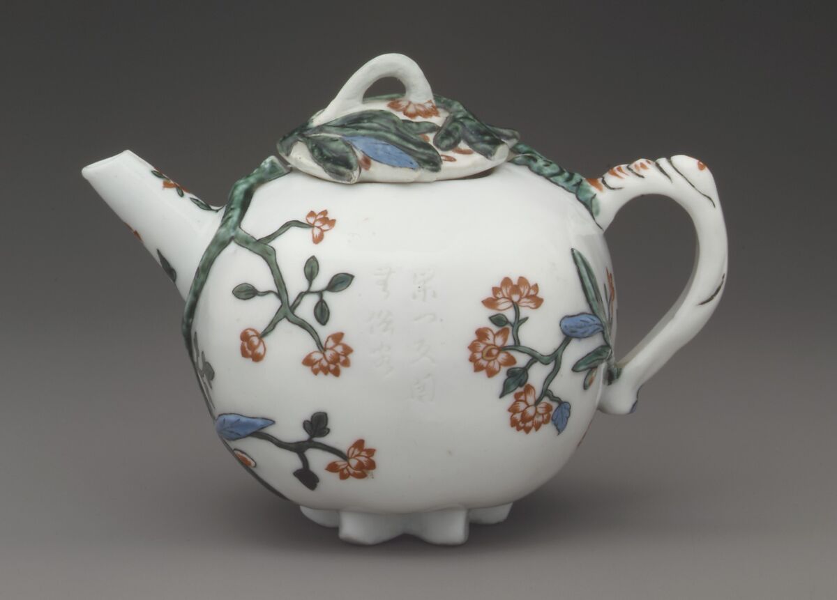 Wine pot, Hard-paste porcelain, Chinese with European decoration, for European market 