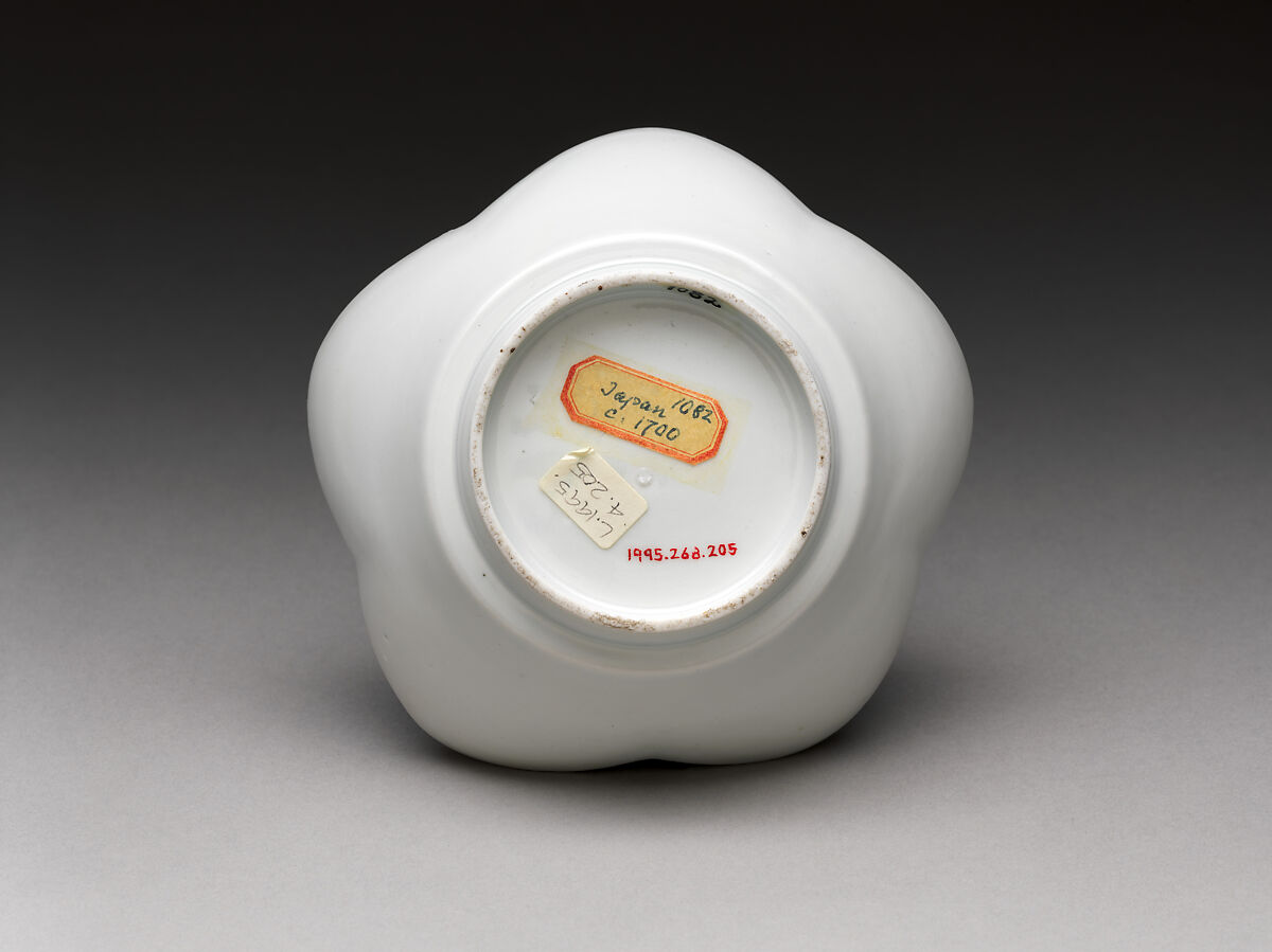 Saucer with butterflies, Hard-paste porcelain painted with colored enamels over transparent glaze (Hizen ware; Kakiemon type), Japanese, for European market