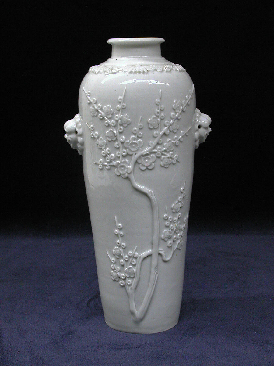 Vase, Hard-paste porcelain, Chinese, for European market 