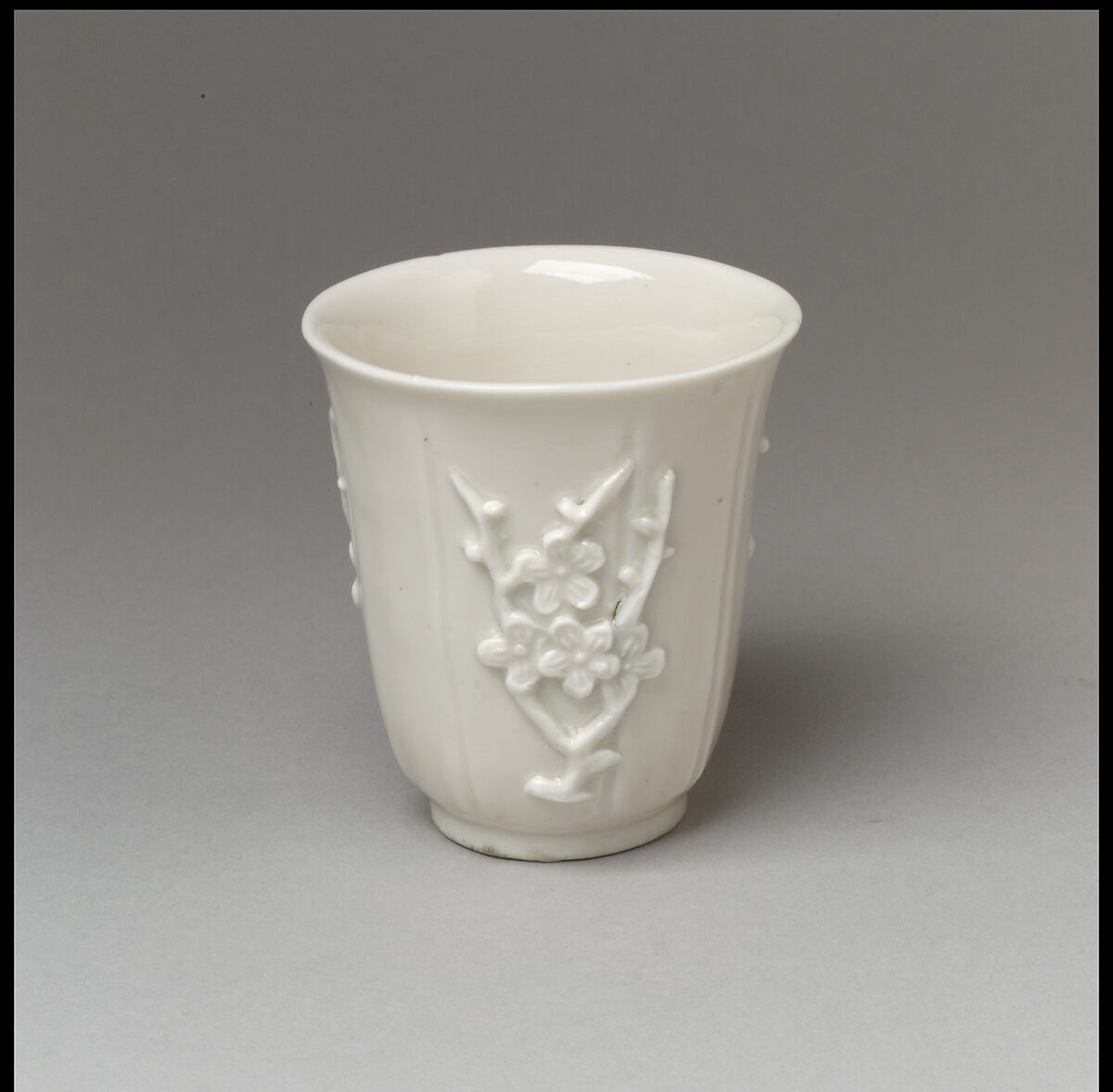 Beaker, Hard-paste porcelain, Chinese, for European market 